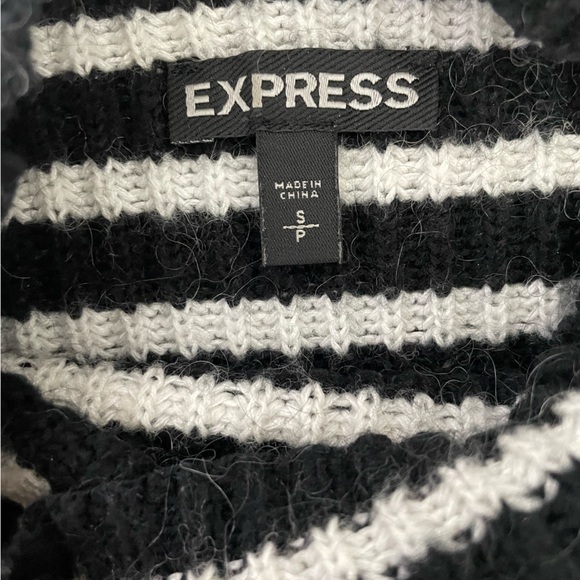 Women's Sweater Bundle - Size Small - Picture 9 of 11